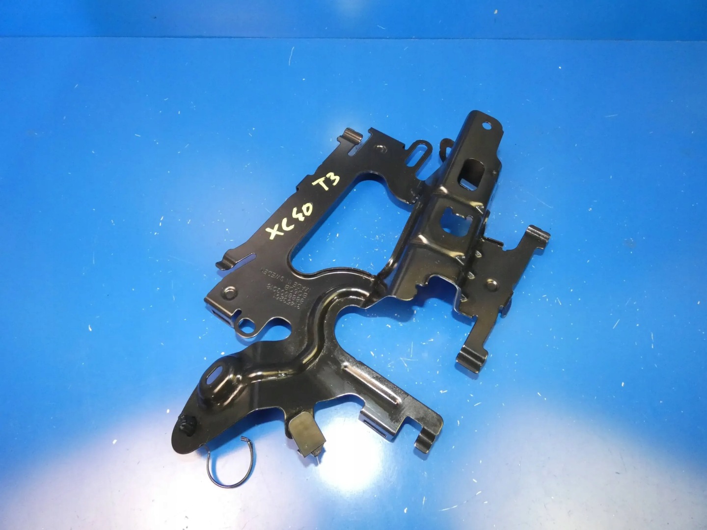 VOLVO XC40 HALTER HALTER STÜTZE