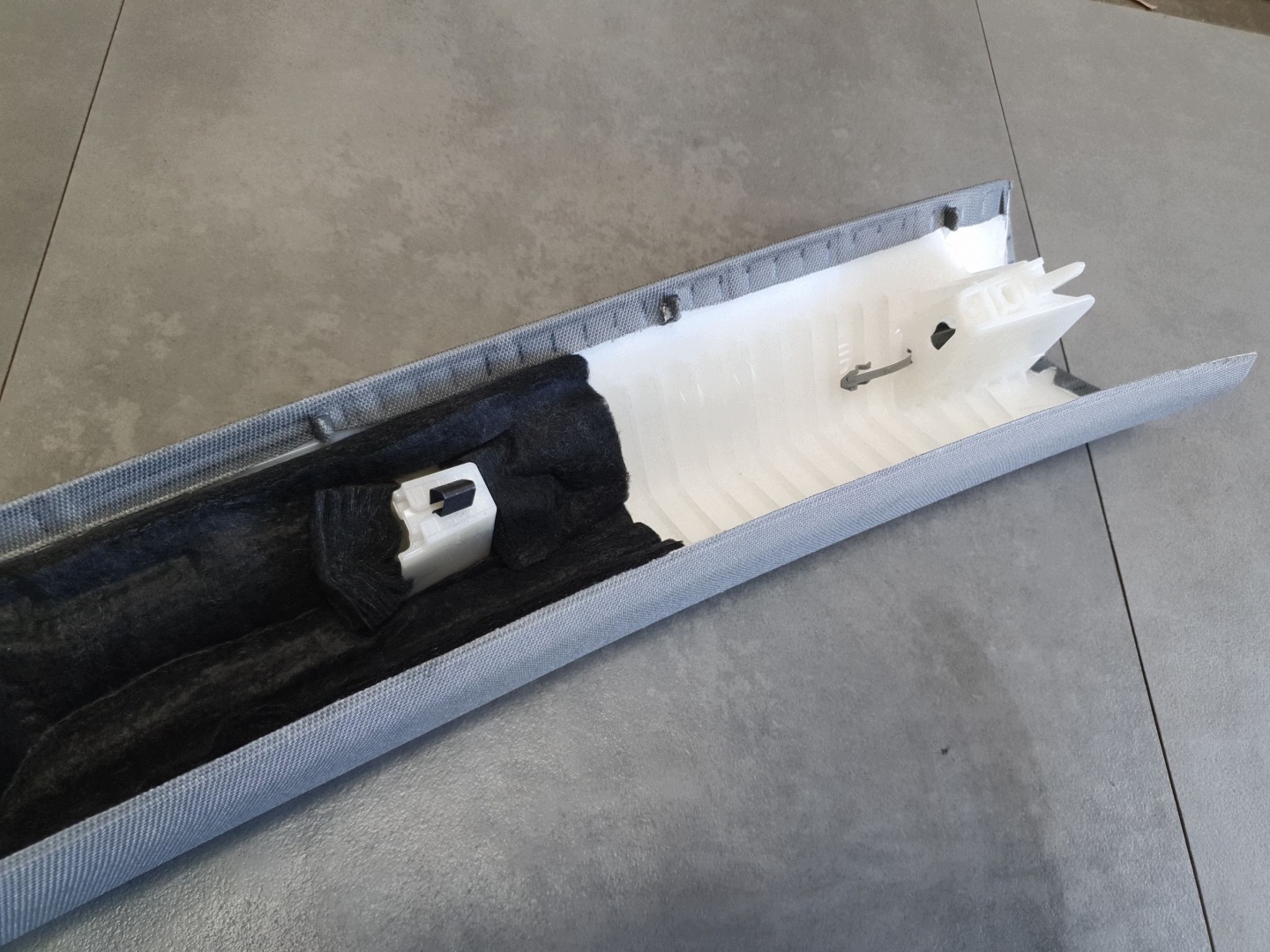 Audi Q6 e-tron blende abdeckung säule A links 85H867233D