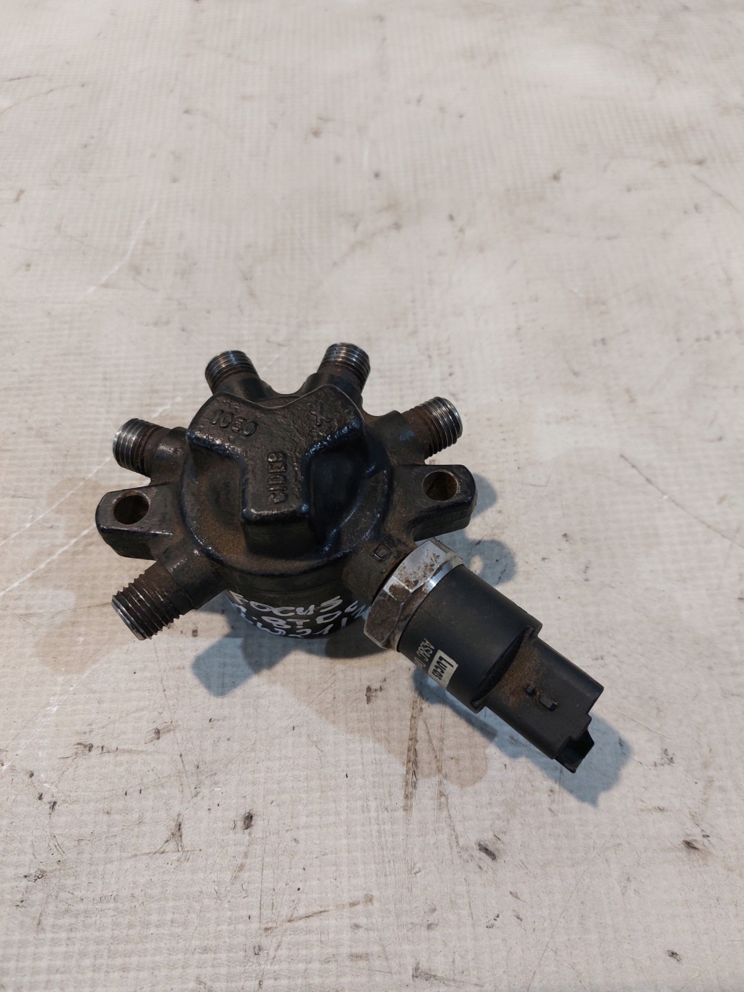 ROZDZIELACZ carburante FORD FOCUS e MK1 1.8TDCI