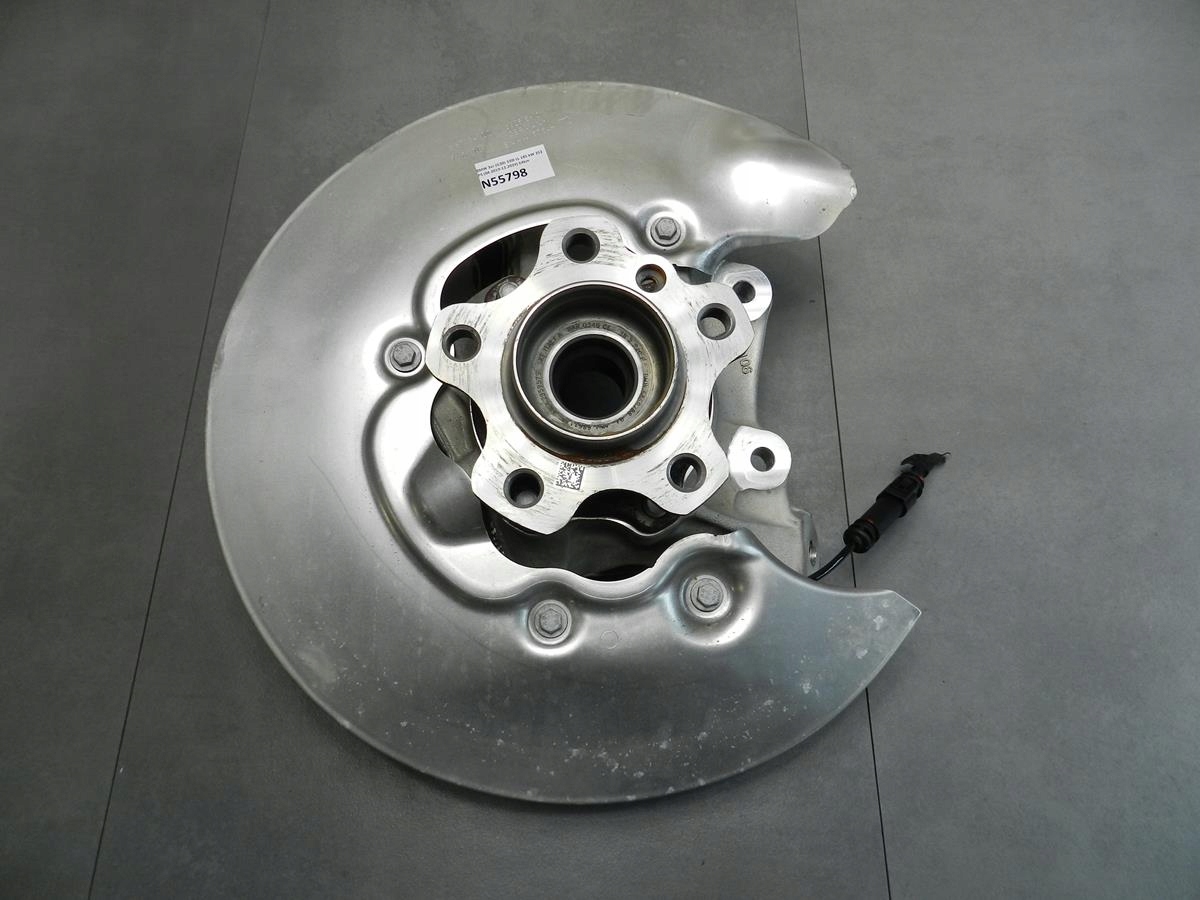 BMW 3 G20 otoč čepu levá záď 6879533