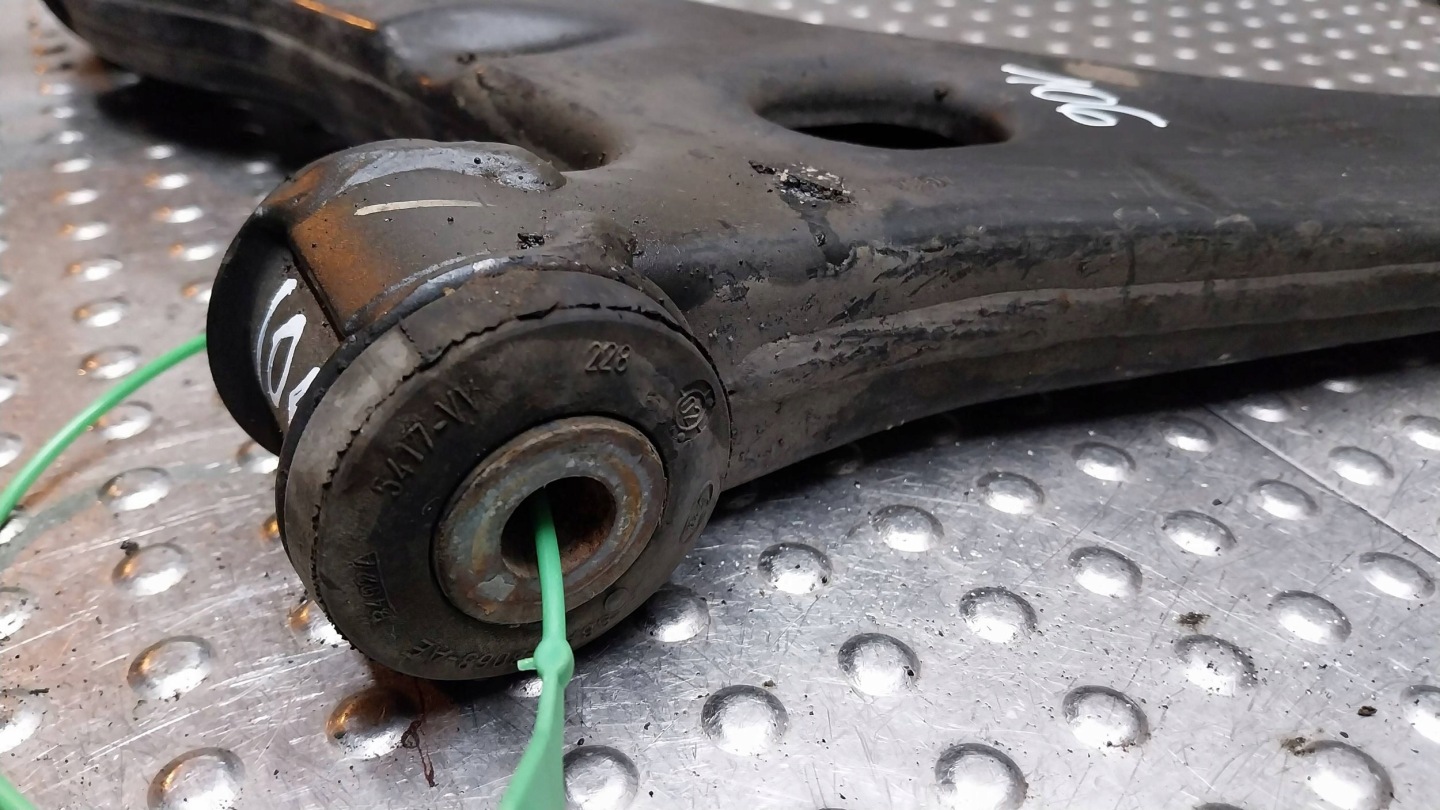 arm left front 98AG-3051-BC FORD FOCUS MK1