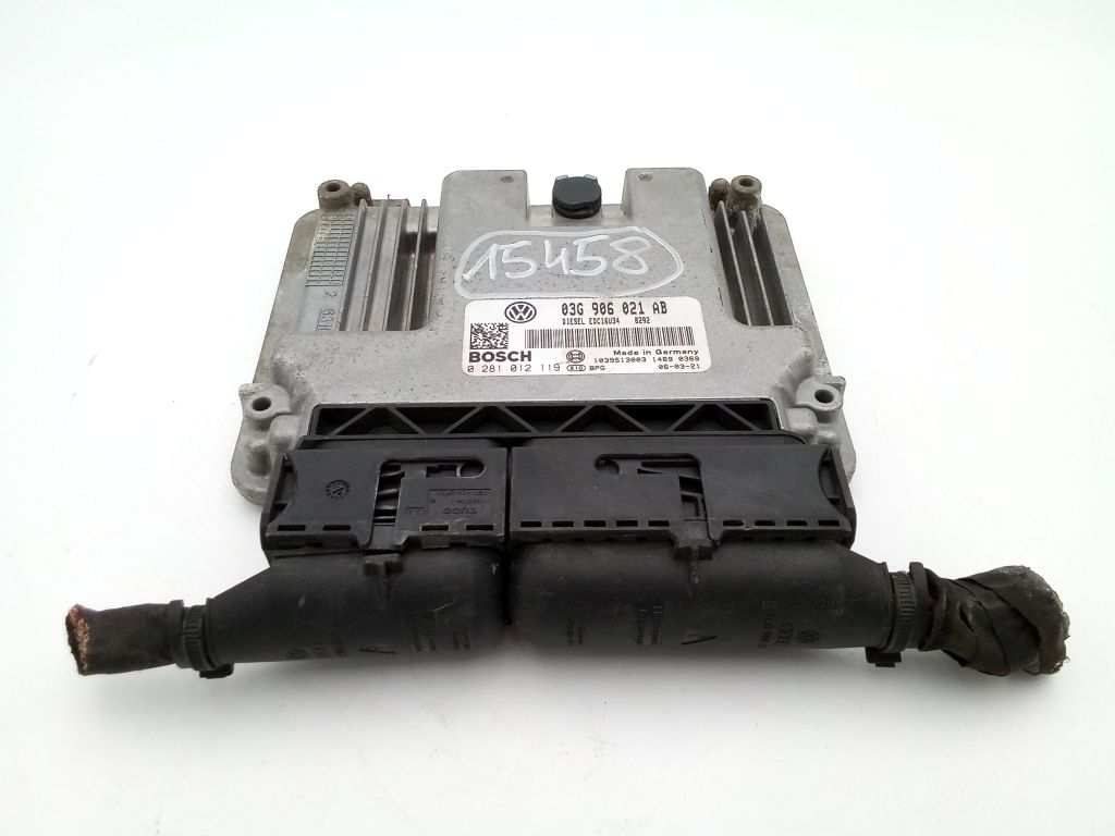 VW Passat B6 computer control unit of the engine 03G906021AB + wtyczki