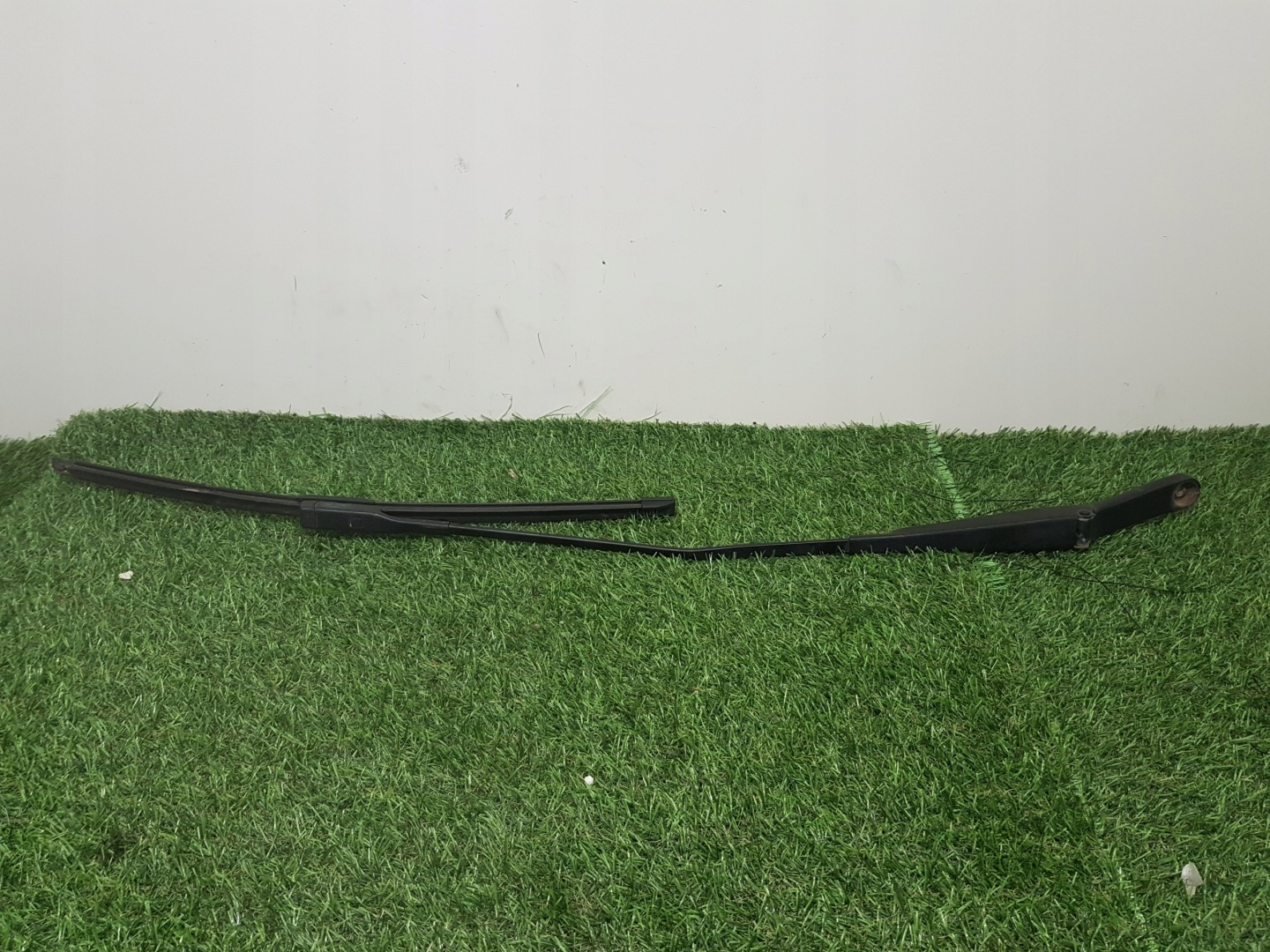 wiper arm front right AUDI A6-C7 4G1955408D