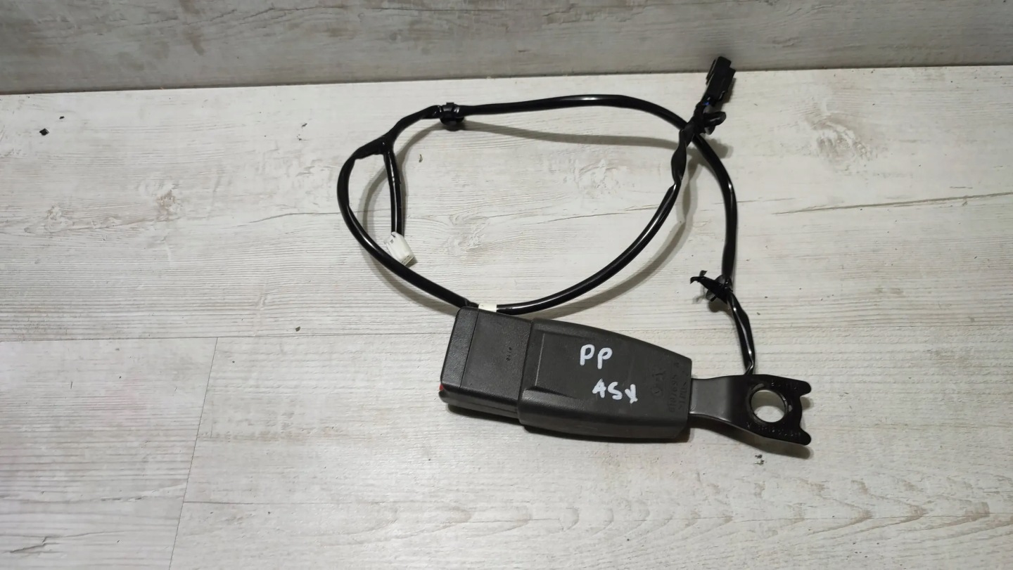 Mitsubishi ASX 18r. 1.6DiD front side right klamra supports safety