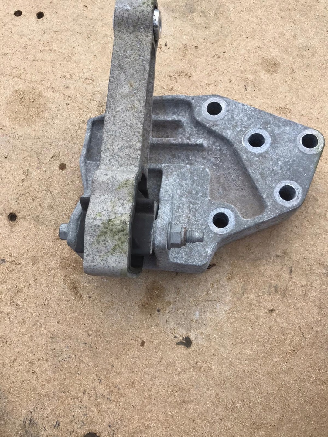 gearbox mounting RANGE ROVER EVOQUE BJ32-6P096