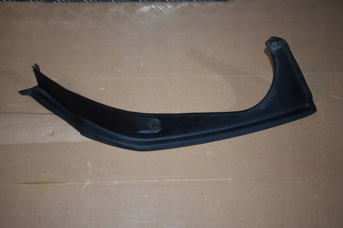 cover bonnet right MERCEDES W206 1