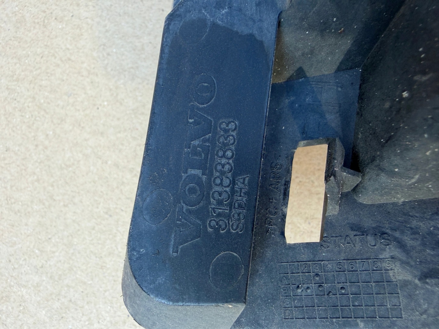 VOLVO XC90 II 2015-2019 grid of a bumper left front 31383833