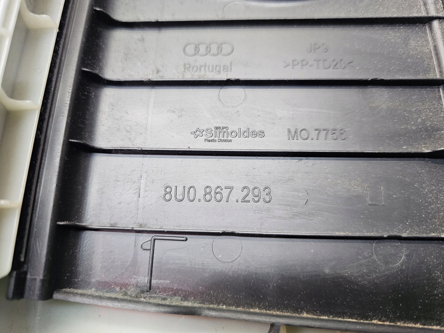 cover SLUPKA B left AUDI Q3 8U 8U0867243**2**