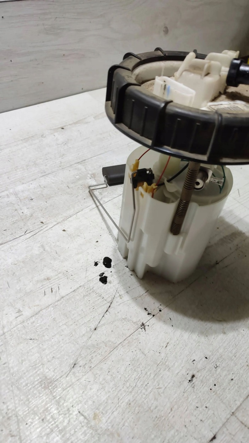 Volvo V40 2018 feed pump