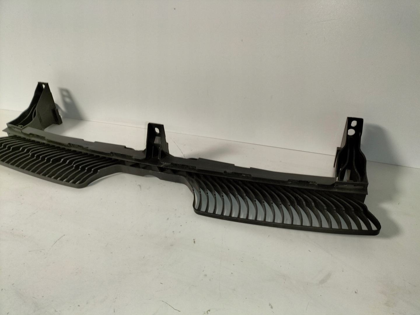 bumper bracket front central console grille VW TIGUAN II 16- ALLSPACE