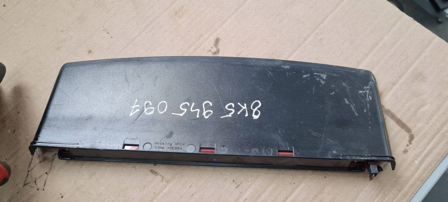 A4 B8 S4 TRZECIE light STOP LED sedan 8K5945097