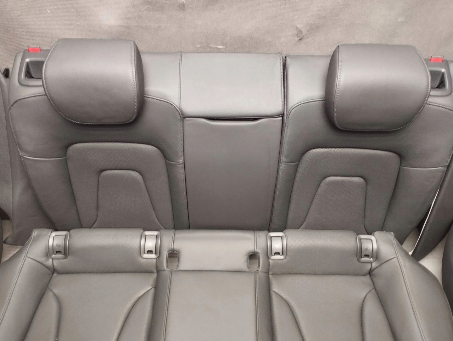 Audi A5 8T seats side leather WENTYLOWANE
