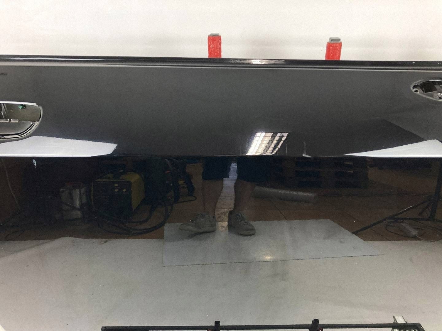 Dodge Challenger 2015-23 door right