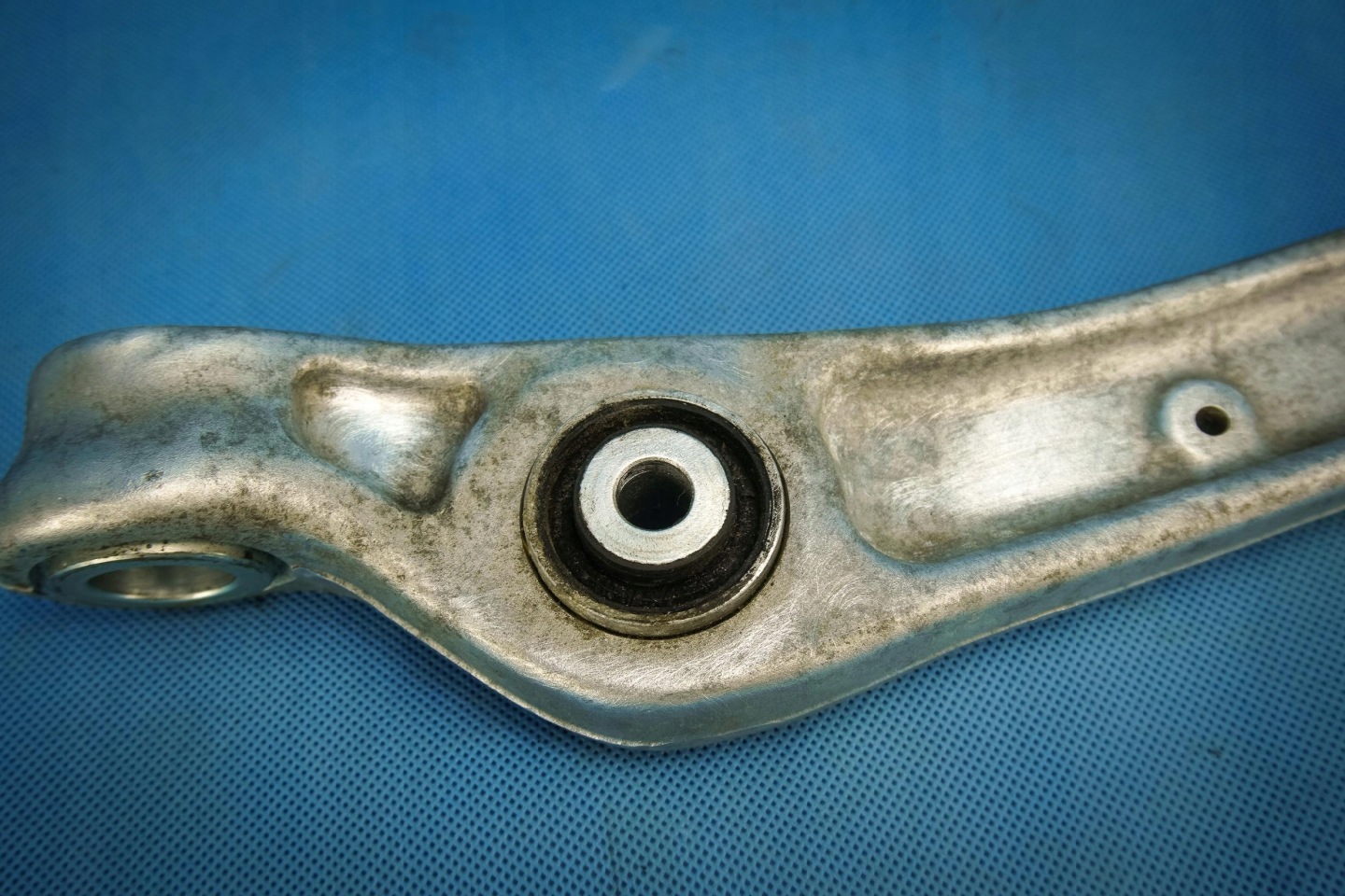 arm nosny front right Audi A4 8W B9 A5 F5 8W0407152A