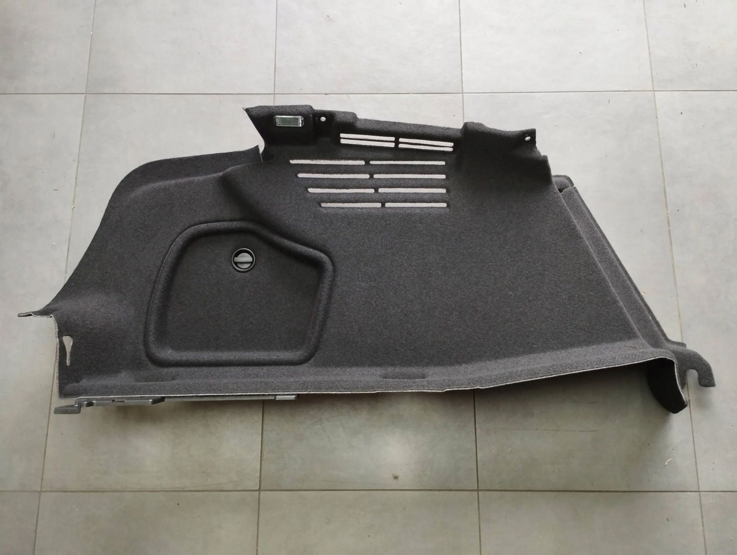 Audi A4 B9 8W boot upholstery left 8W5863879AA