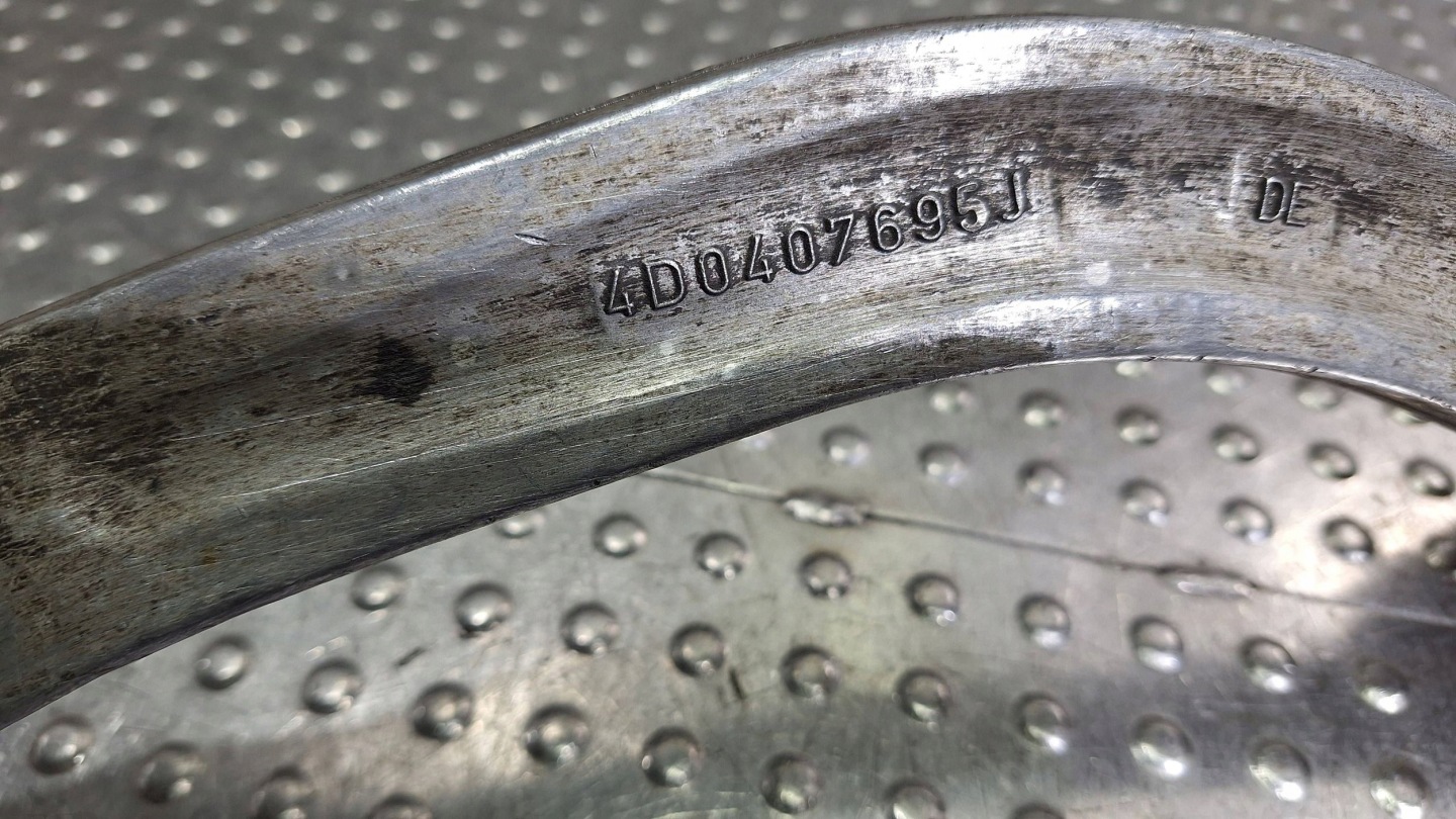 arm left front lower BANAN 4D0407695J VW PASSAT B5 AUDI A4 B5 A8 D2