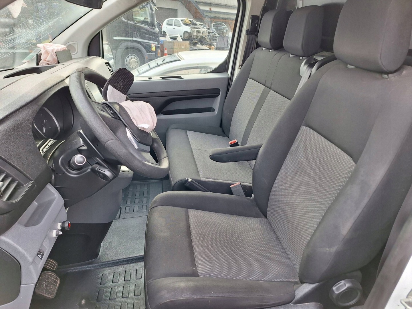 VIVARO C JUMPY SCUDO EXPERT III PROACE II Sitz Sitze EU