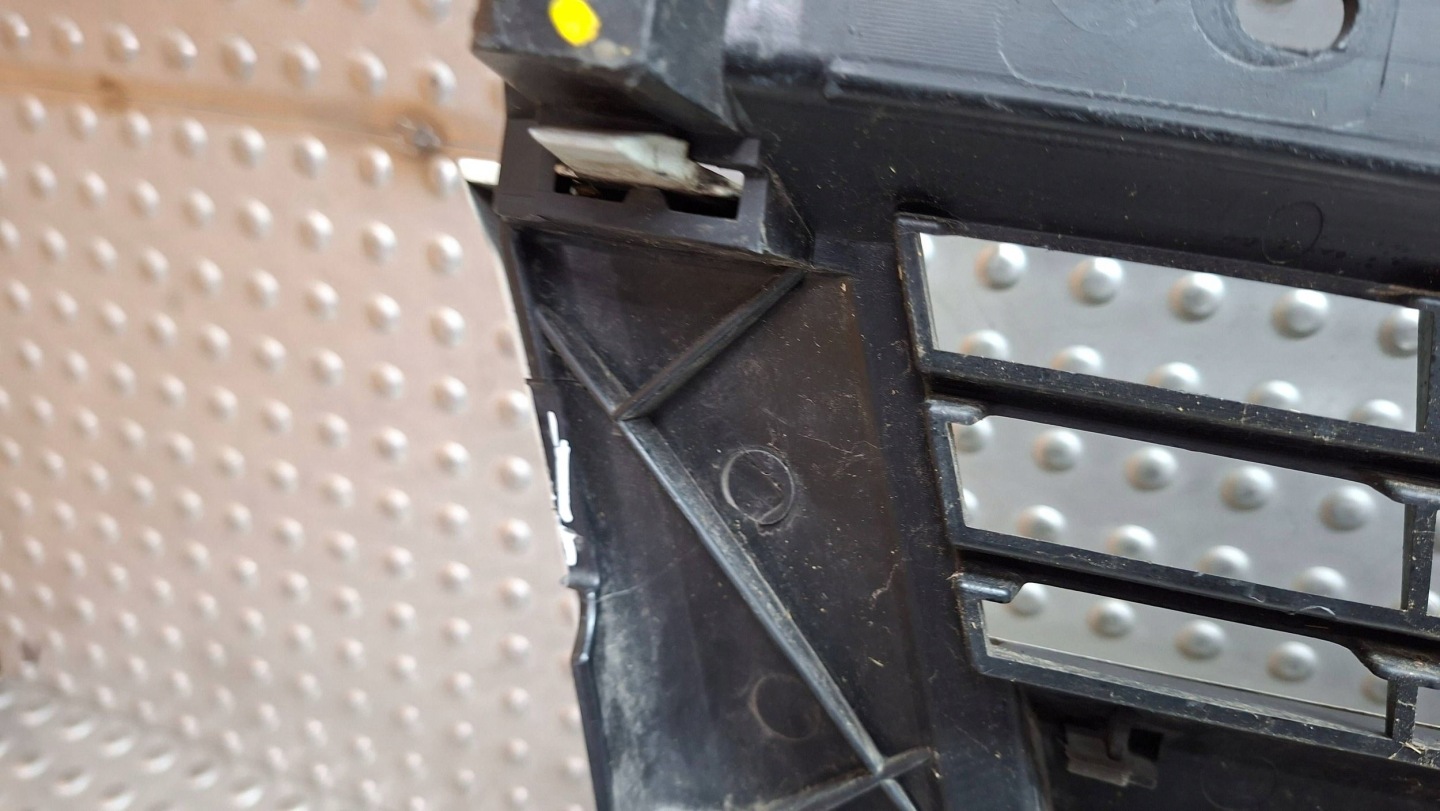 Grille 8200233763 OPEL MOVANO A LIFT 2003