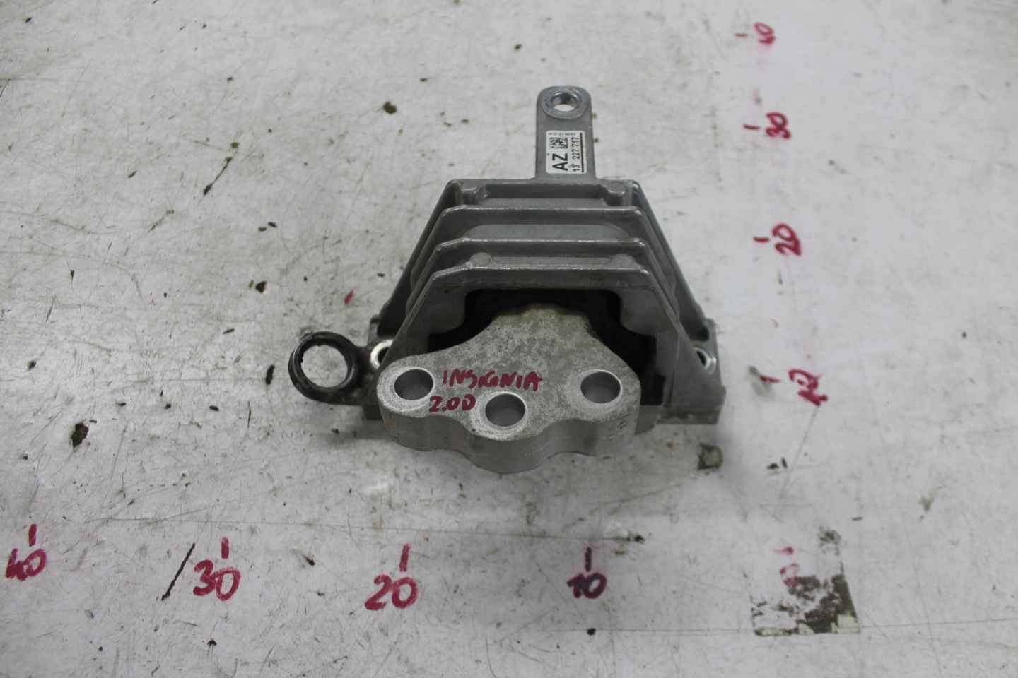 holder engine mount 13227717 INSIGNIA A 08-13