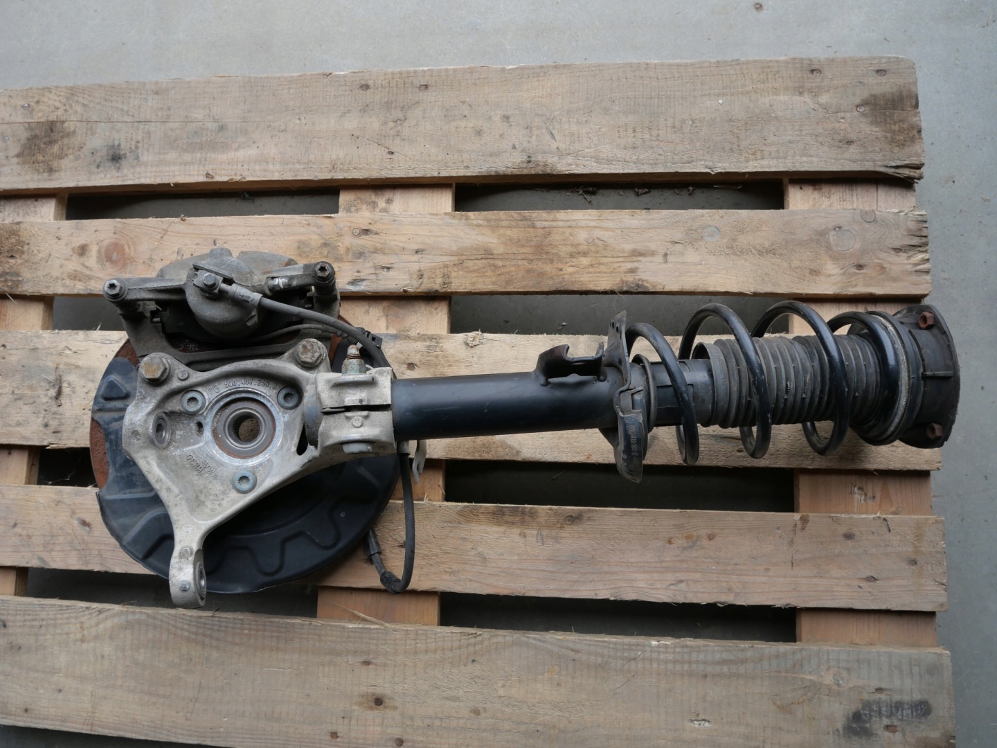 McPherson swing shock absorber VW SEAT 5Q0407258A
