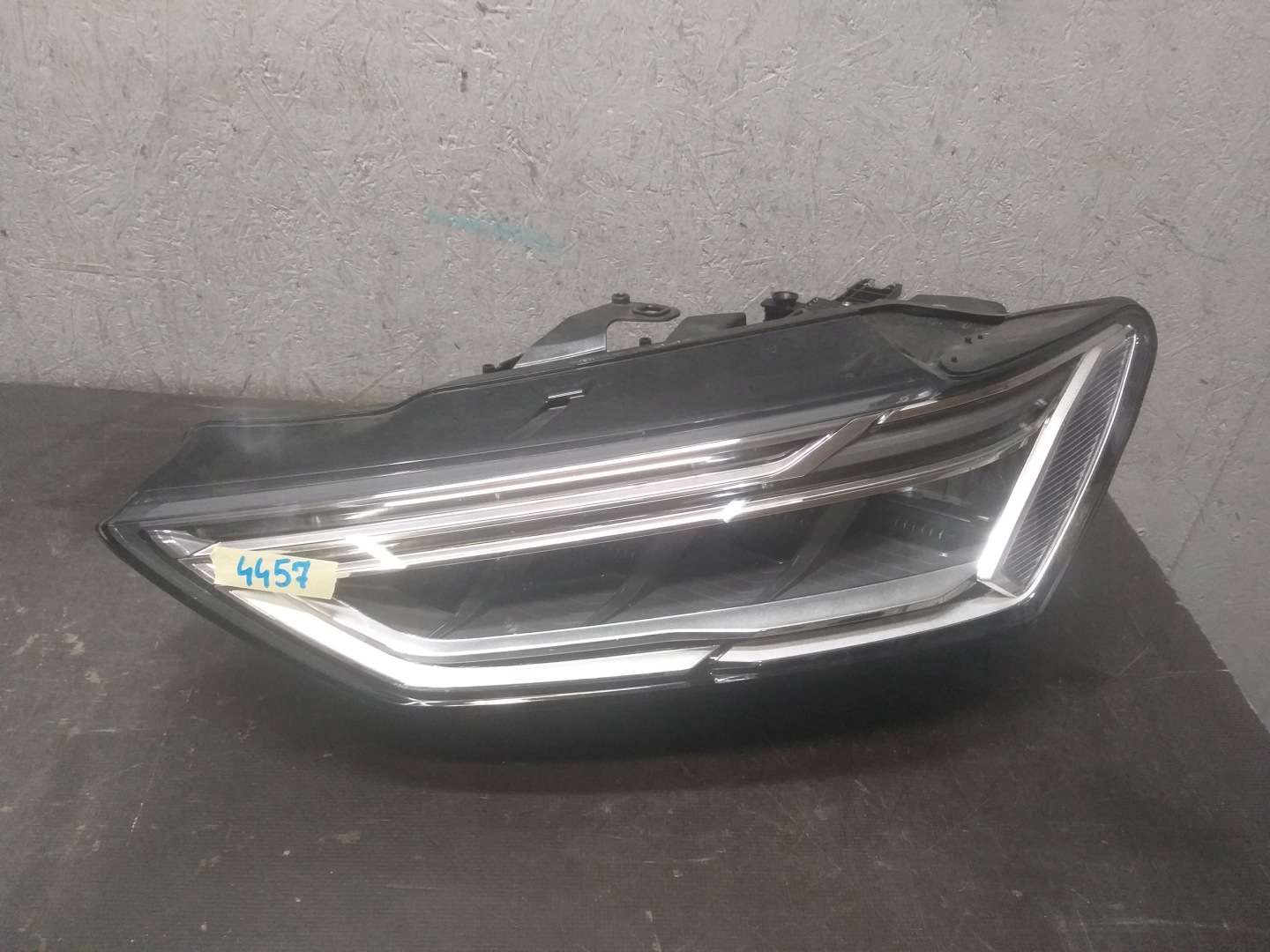light front left AUDI A7 C8 FULL LED 4K8941033E