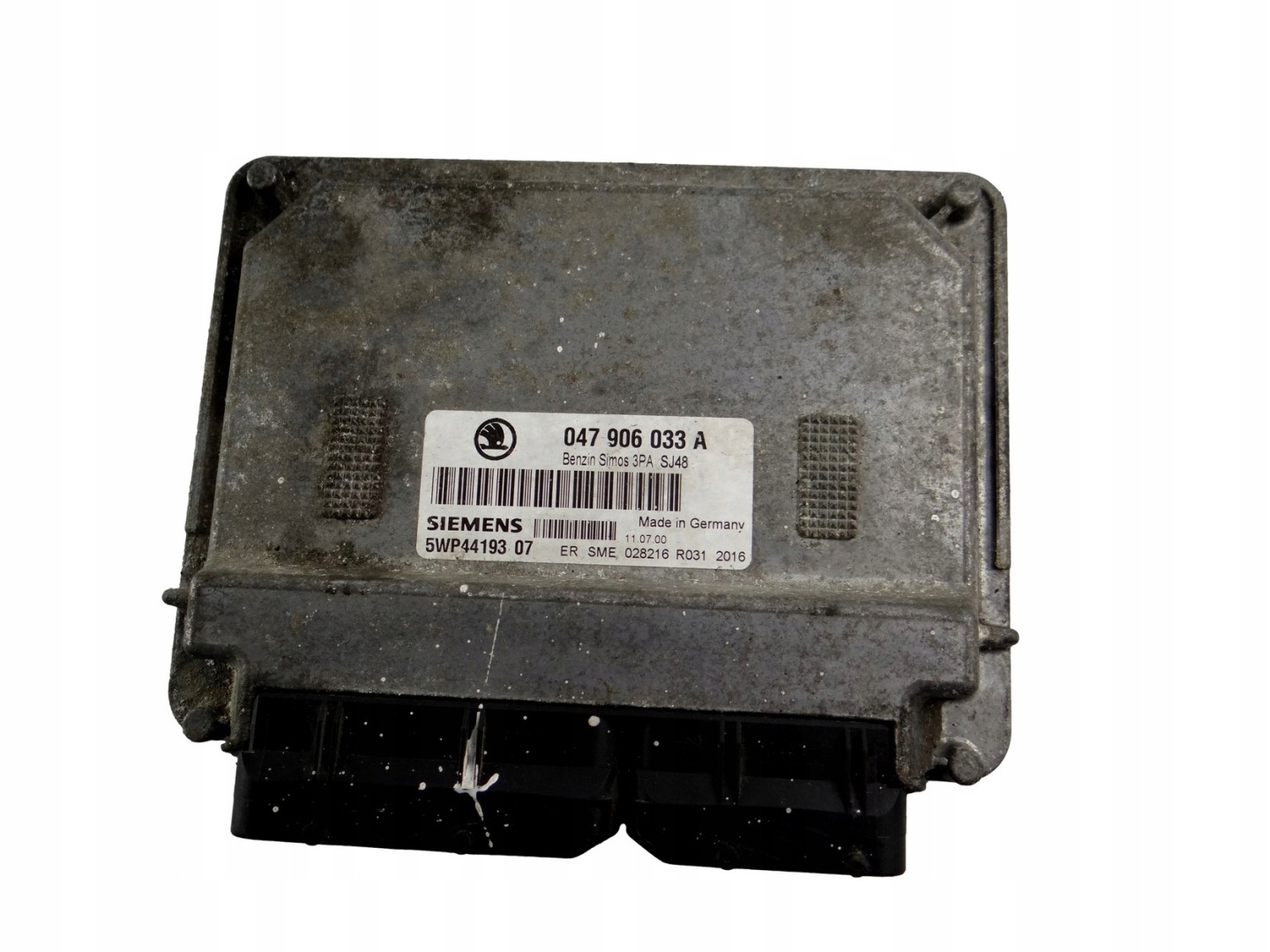 control unit of the engine SKODA FABIA 047 906 033 A