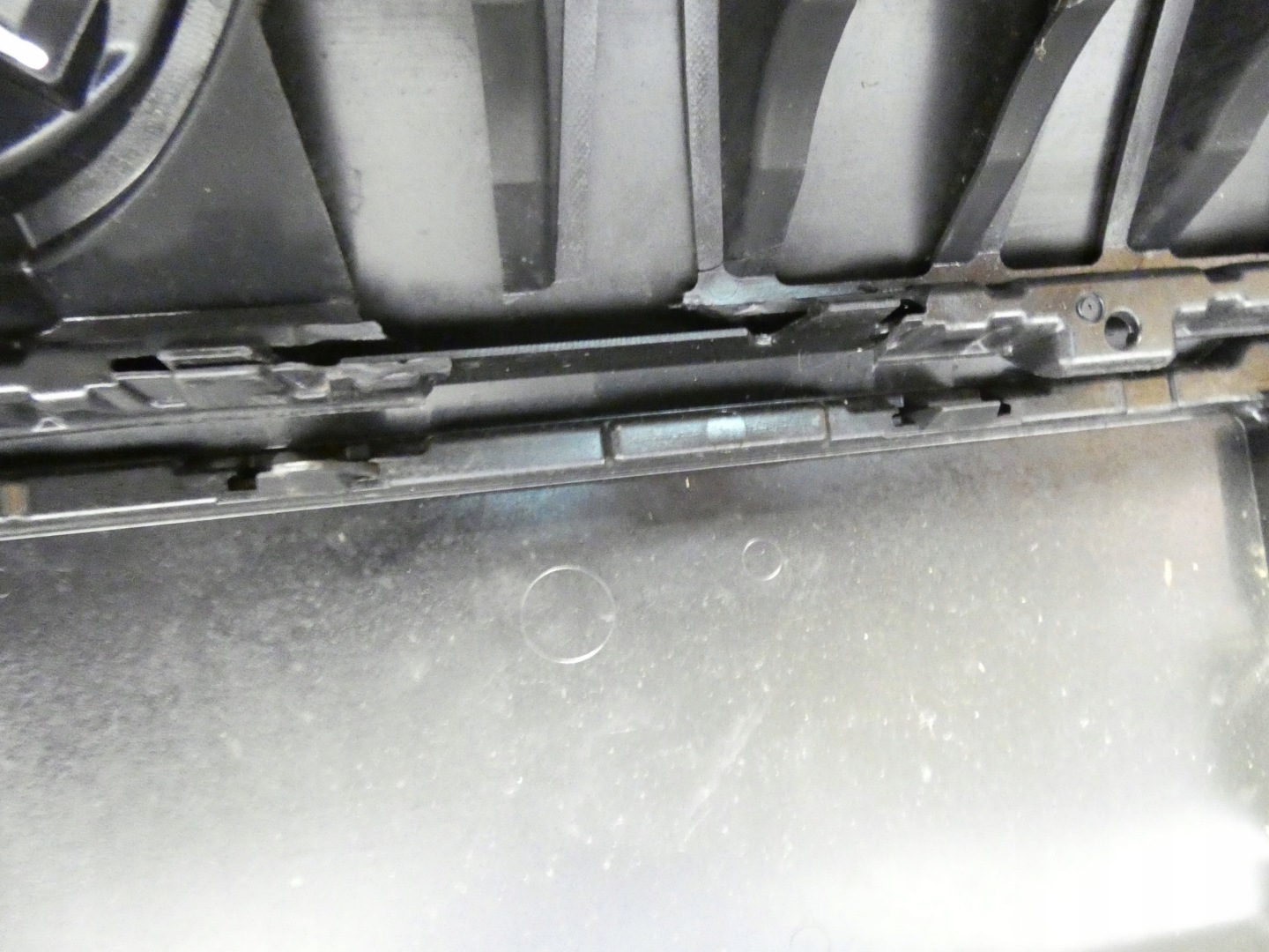 VW PASSAT B9 3J0807221 2023- pod 4 PDC nárazník předek přední