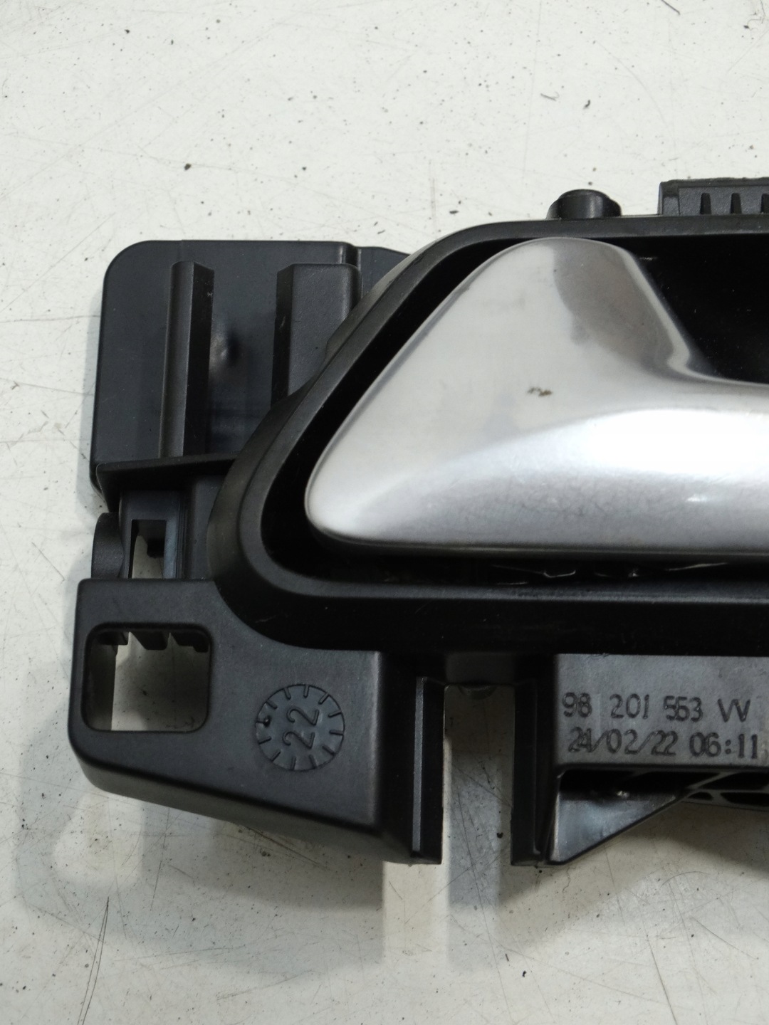 handle inner left rear part PEUGEOT 5008 II 23R. 98201563W