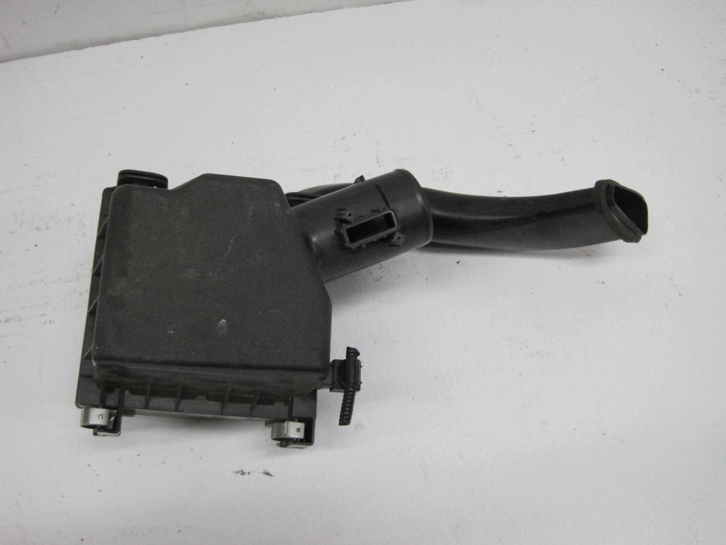 luftfiltergehäuse TOYOTA YARIS CROSS 17812-24020