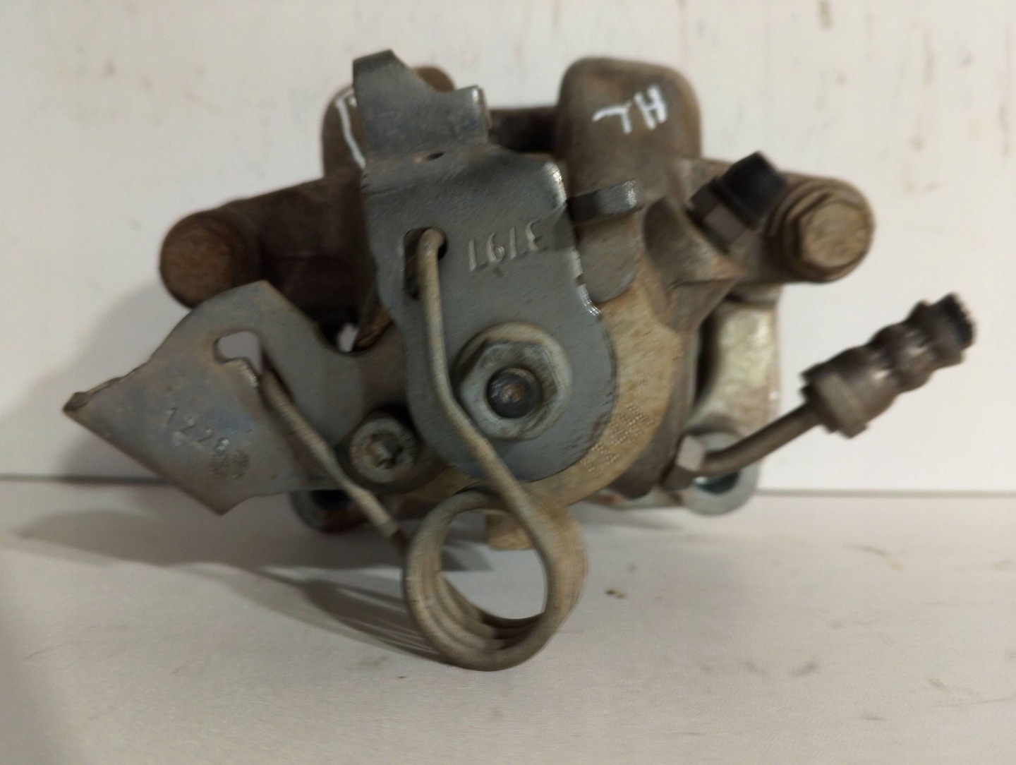 Citroen C3 III caliper brake rear left (B267)