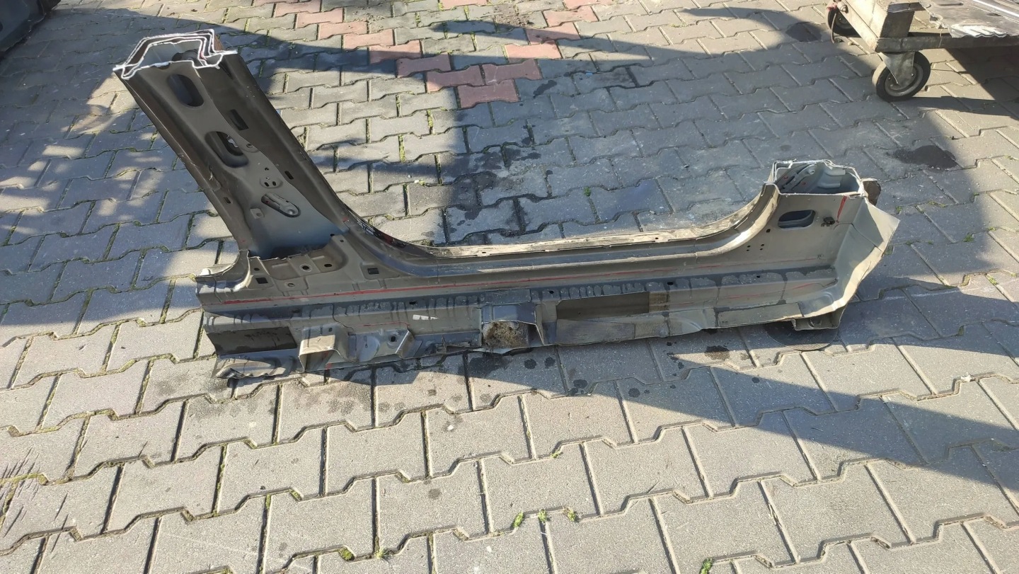 Mercedes-Benz CLA C117 X117 W117 2014 left side threshold pillar