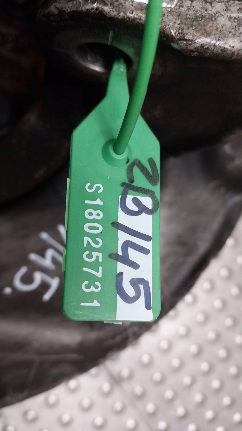 otoč čepu levý předek 6760953 BMW E60 E61