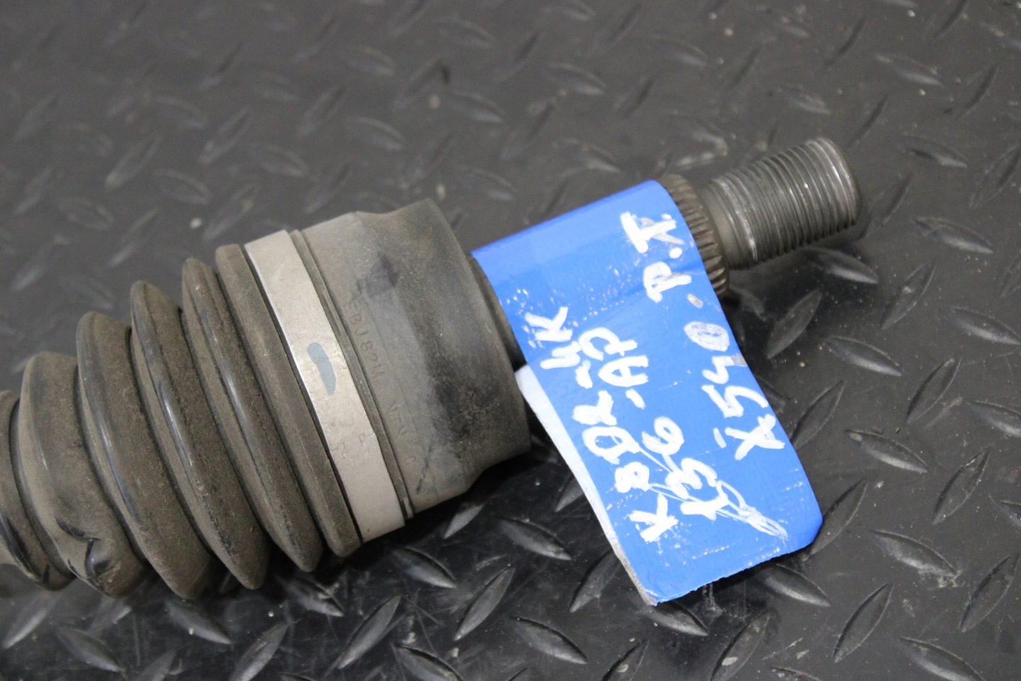 semi-axis semi-axis right rear part right rear JAGUAR E-PACE X540 LIFT K8D2-4K138-AD