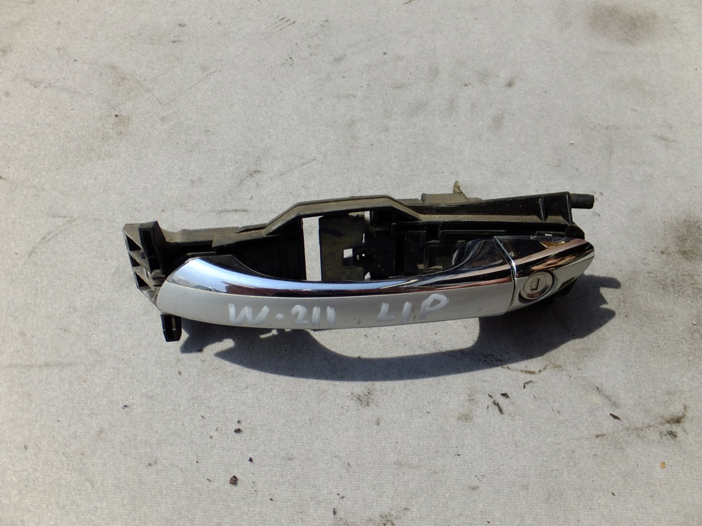 lock cylinder handle left front mercedes w211 2004r
