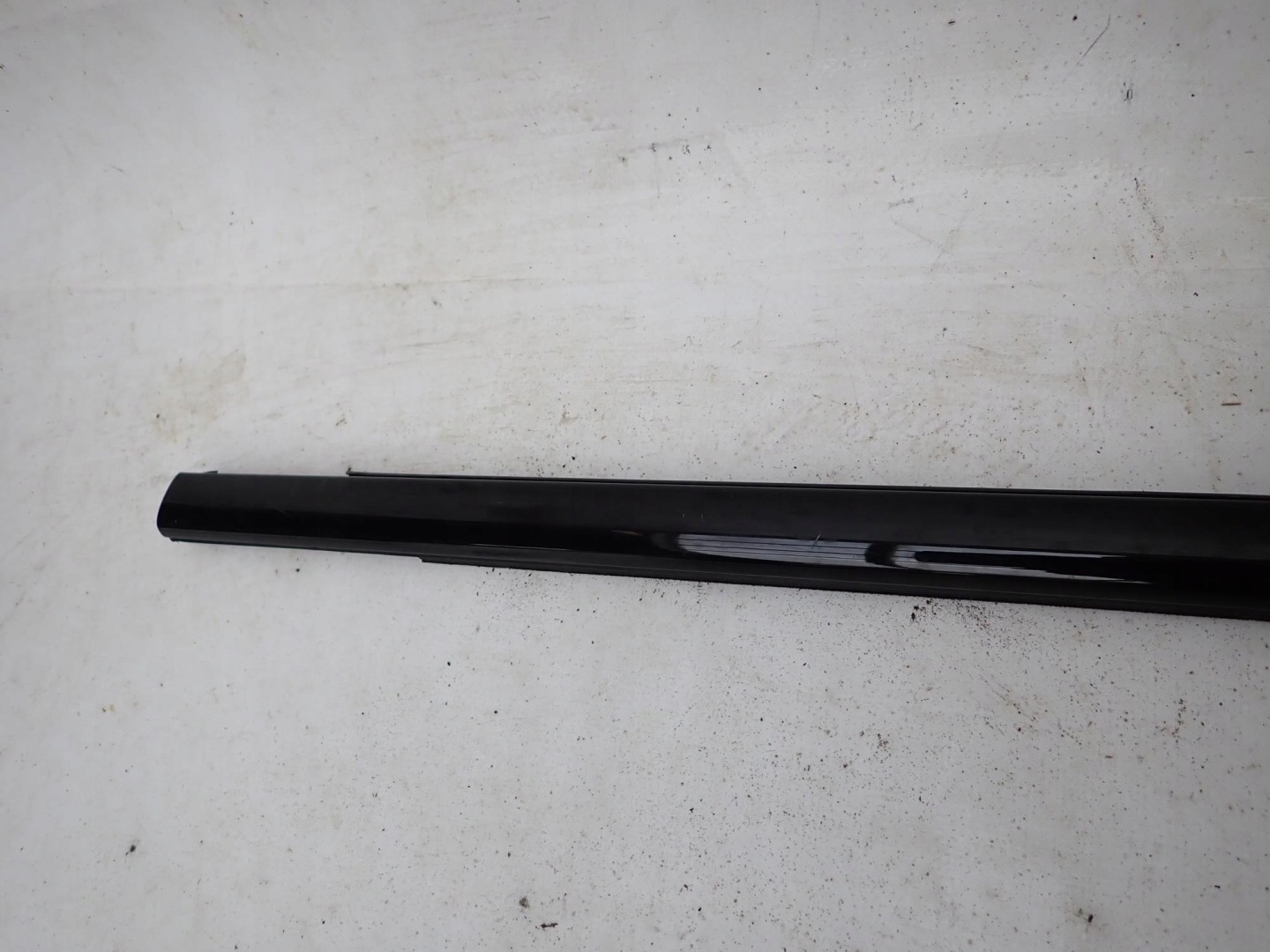 VOLVO XC40 17-> moulding dust door left front
