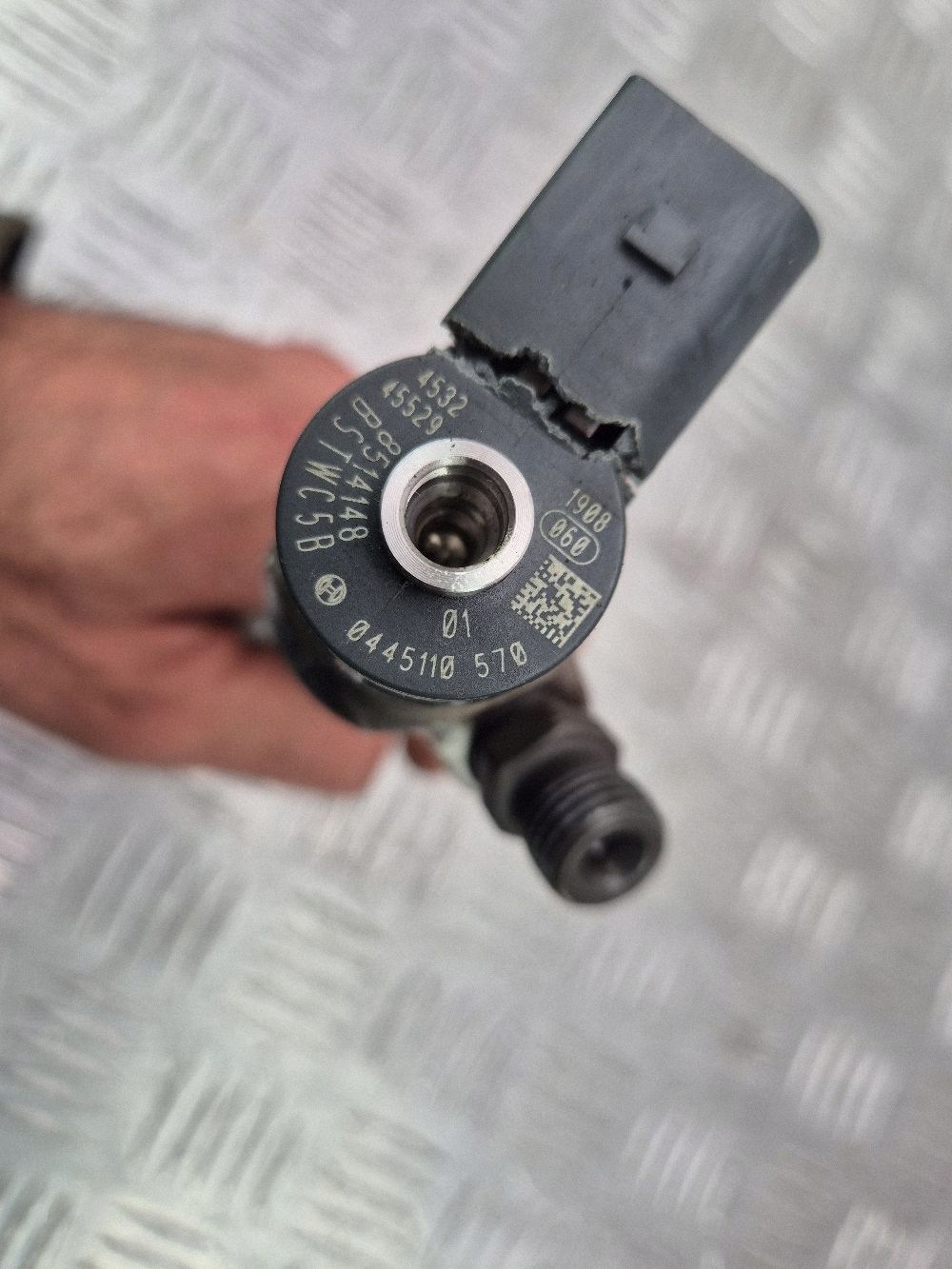BMW X3 F25 18d injector 0445110570 B47D20A