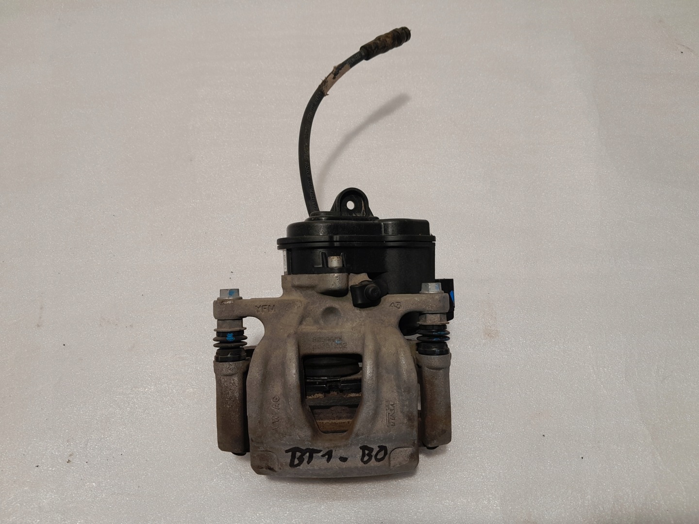 AUDI Q5 II 80A caliper brake left rear part 80A615405AA