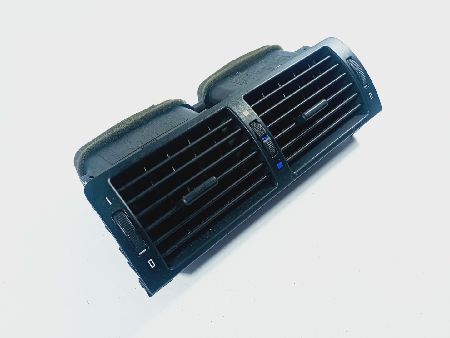 grilles d'aération de l'air central OE 8391179 BMW 3 III E46 02-05