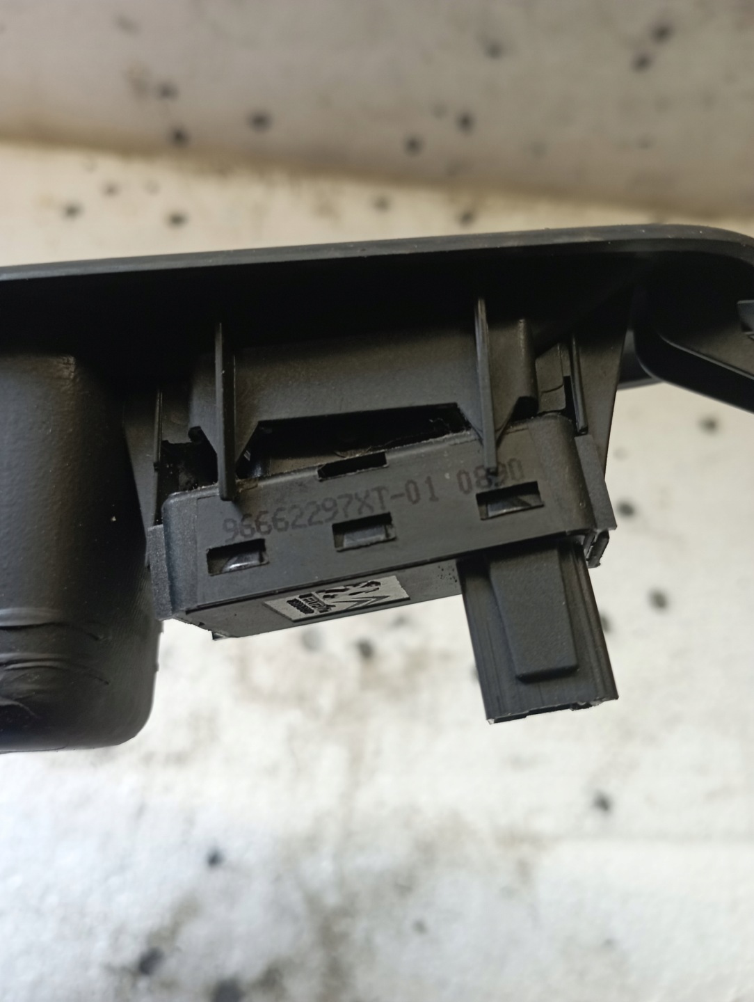 switch panel left rear part Peugeot 5008 96662297XT