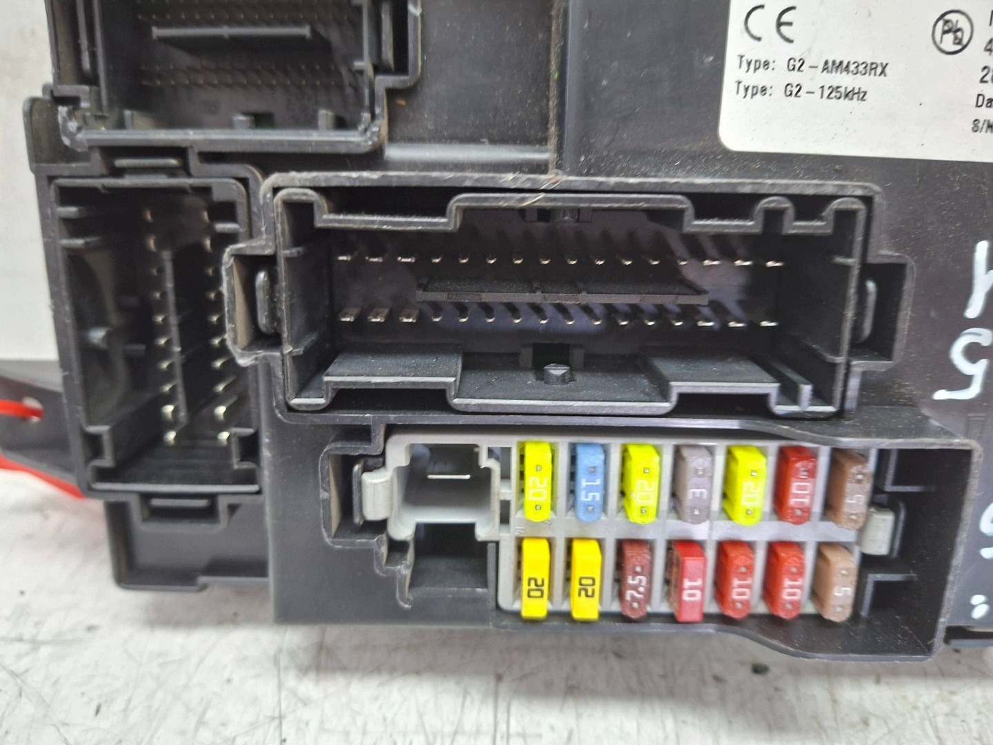 control unit compartment of fuses 13356921 OPEL MERIVA B