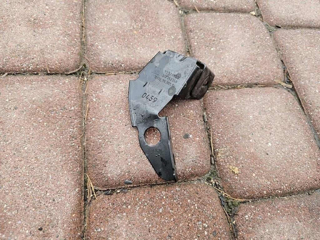 bracket holder console Opel Corsa E 13371839