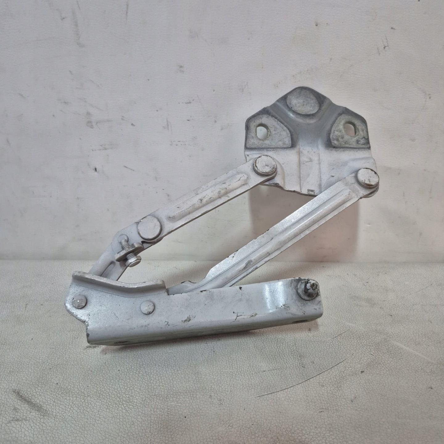 VW CADDY 2K5 16-20r. -> hinge bonnets left front 2K5823301
