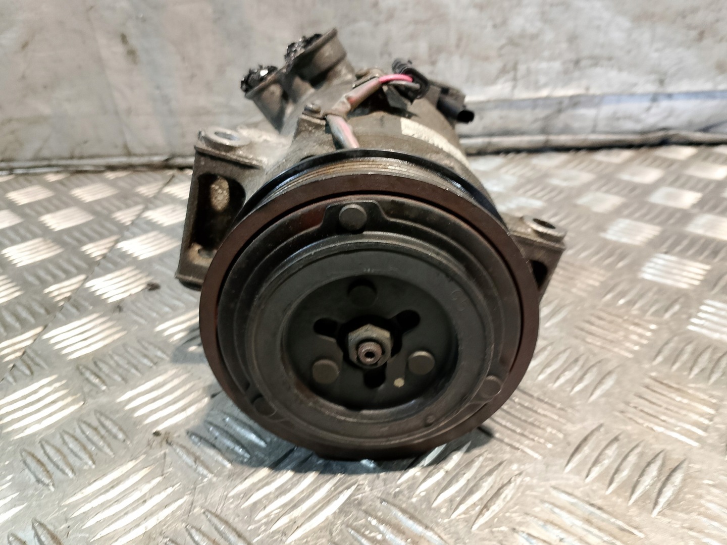 compressor compressor; of the air conditioning OPEL ASTRA K 1.6 CDTI 39157291
