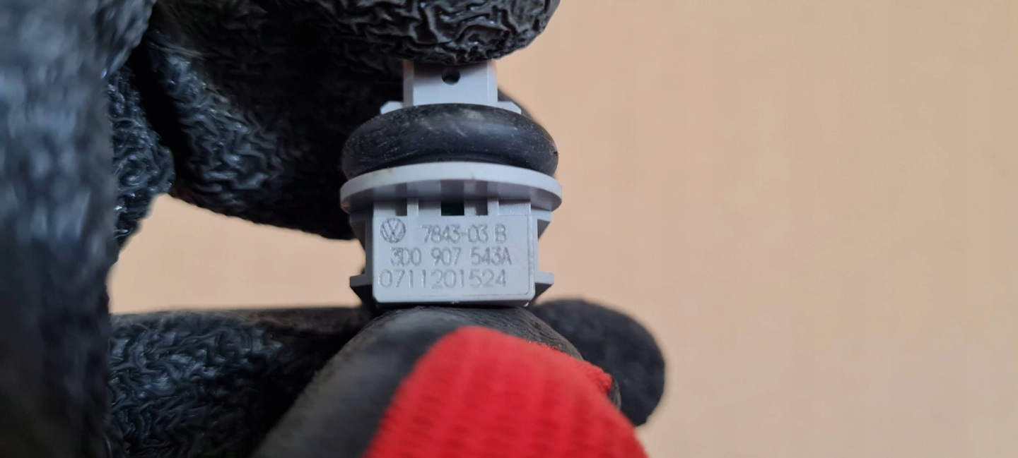 A6 C8 4K Sensor TEMPERATURY ZEWNETRZNEJ 3D0907543A Q3 83A A4 B9 A5 Q8 Q7