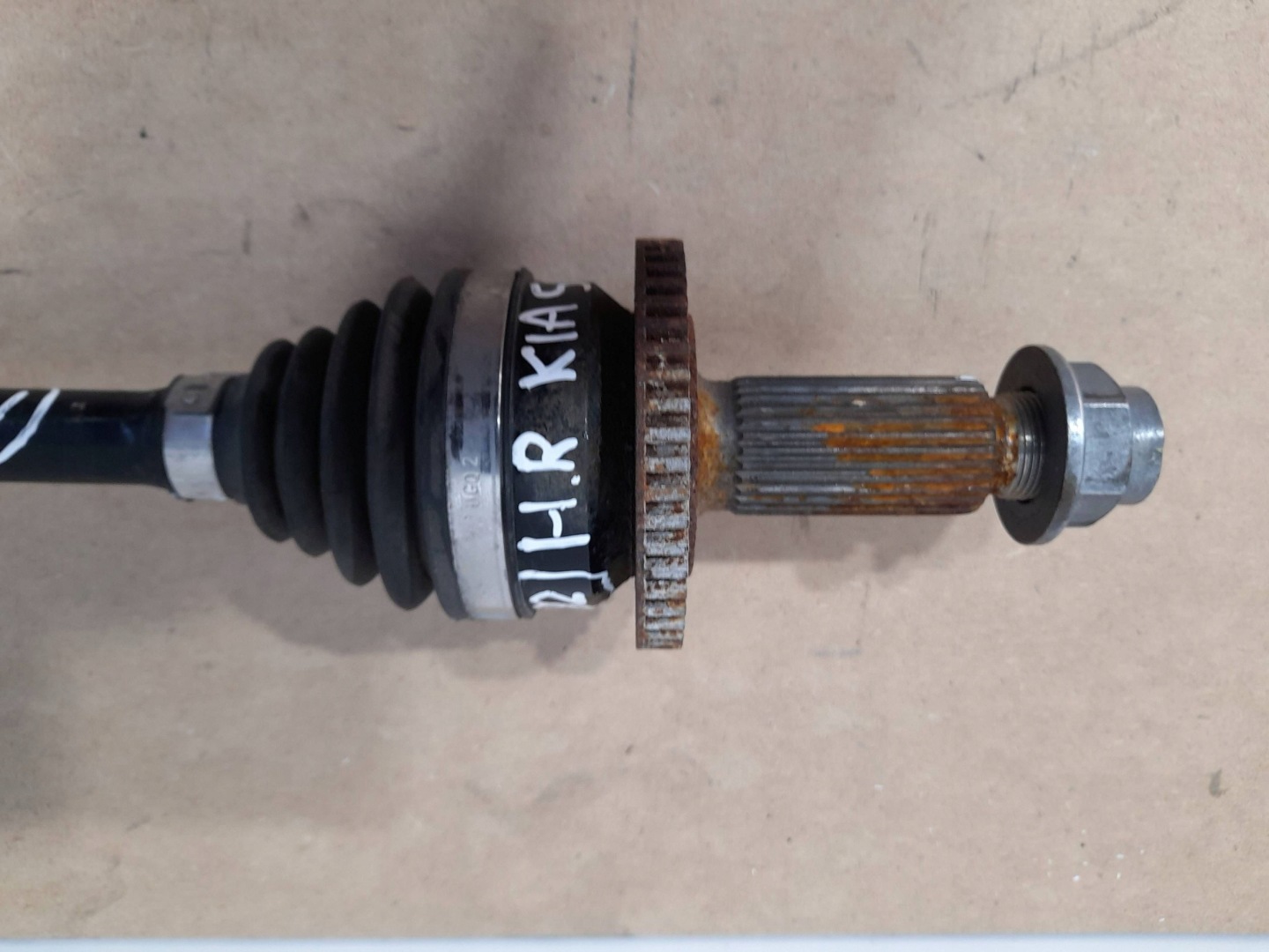 KIA Sorento III semi-axis rear right 49600-C5030 (A682)