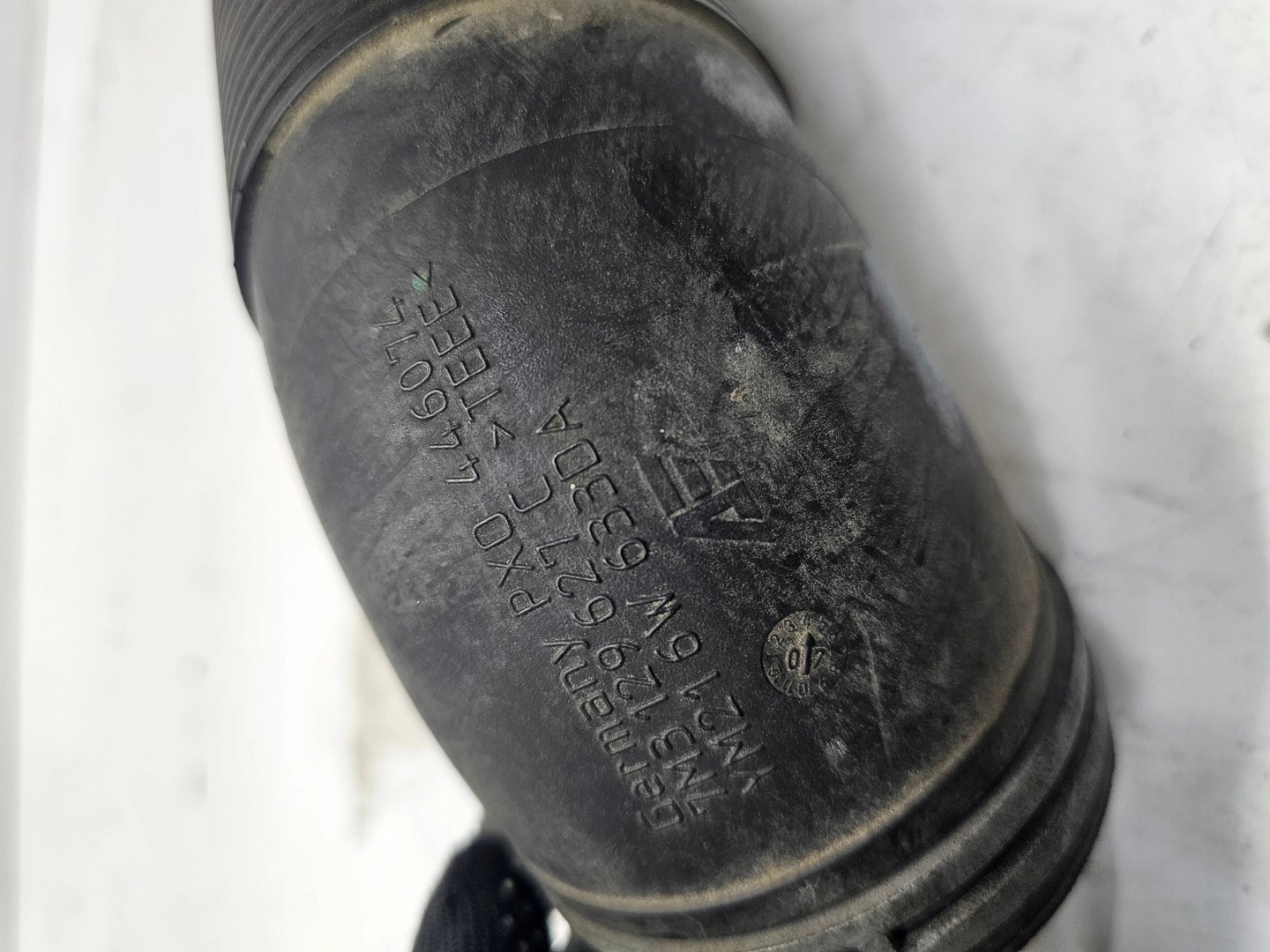 pipe air hose VW SHARAN 1.9 TDI 7M3129627C