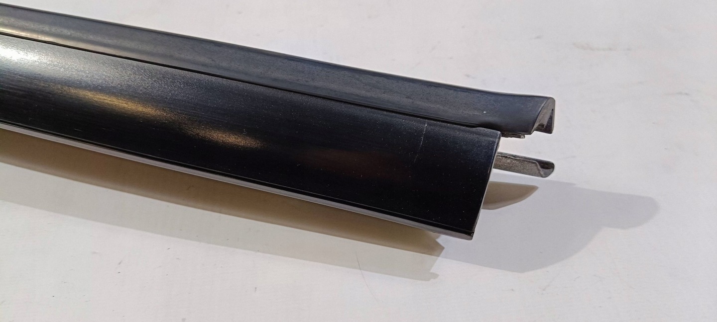 blende abdeckung blende gehäuse panel säule A rechts Chevrolet Corvette C6 2005-2013