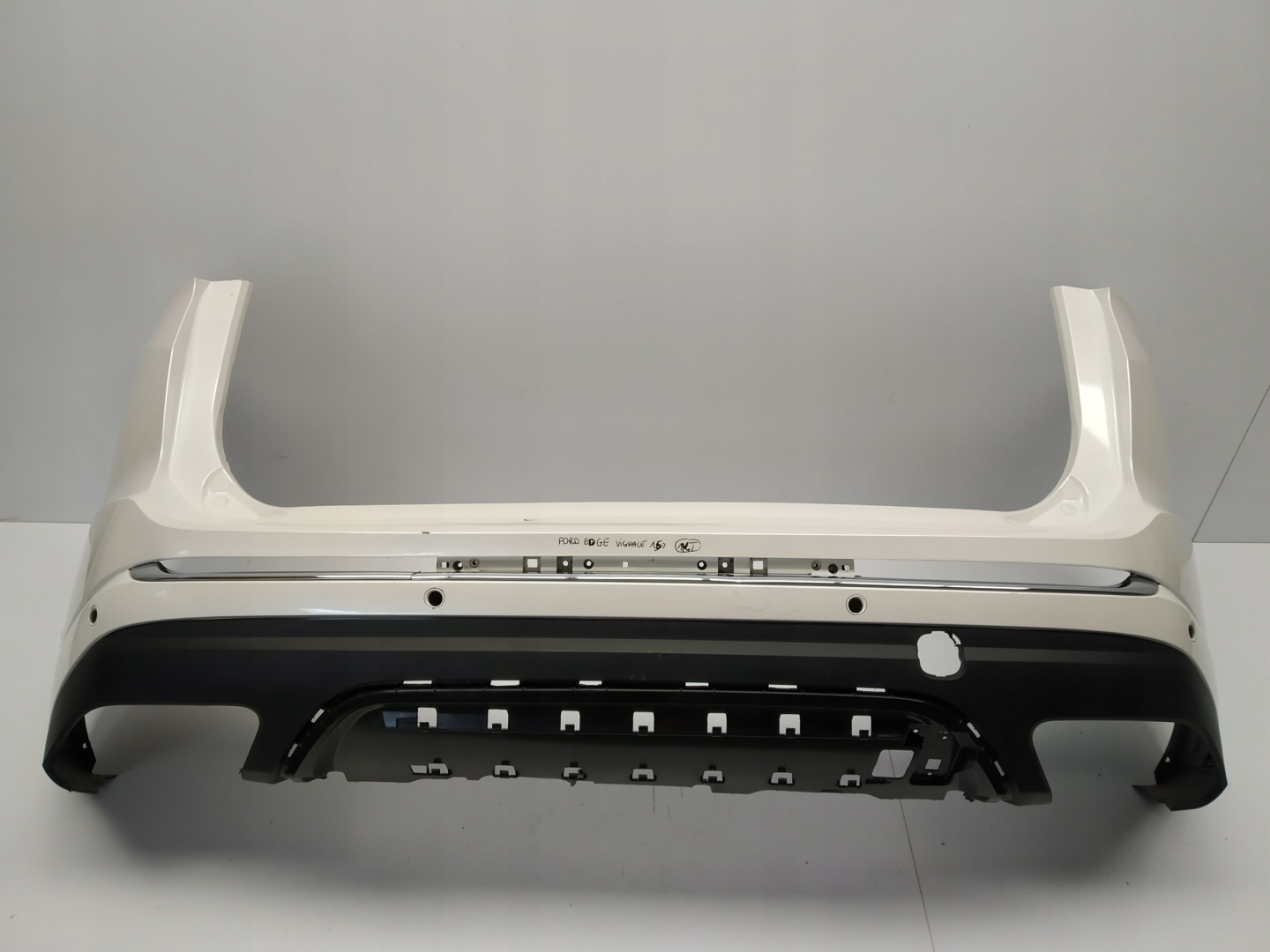14+ Ford Edge Vignale Stoßstange heck Bialy
