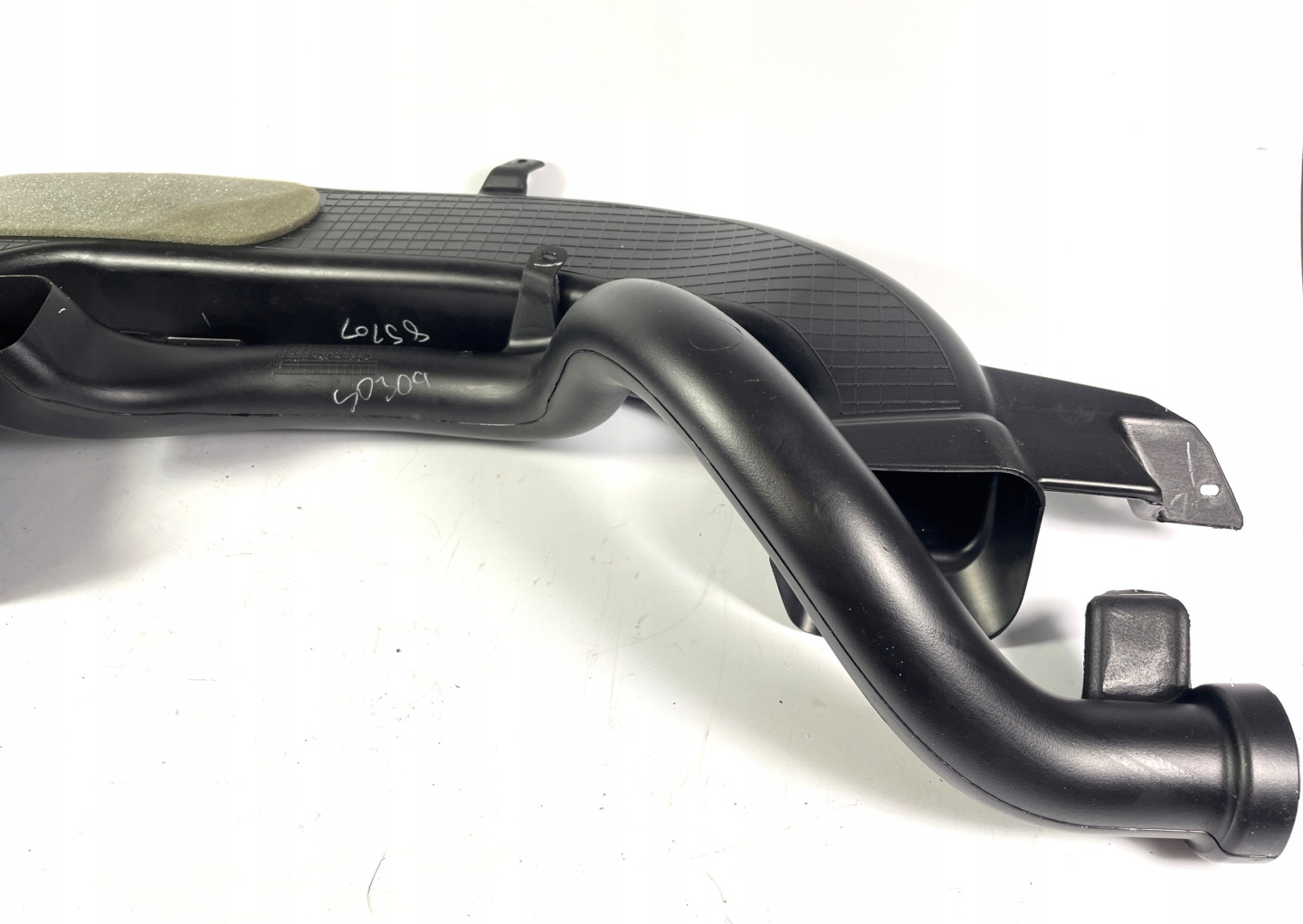 Dodge Challenger 2015-23 drain intake tunelu srodkowego left