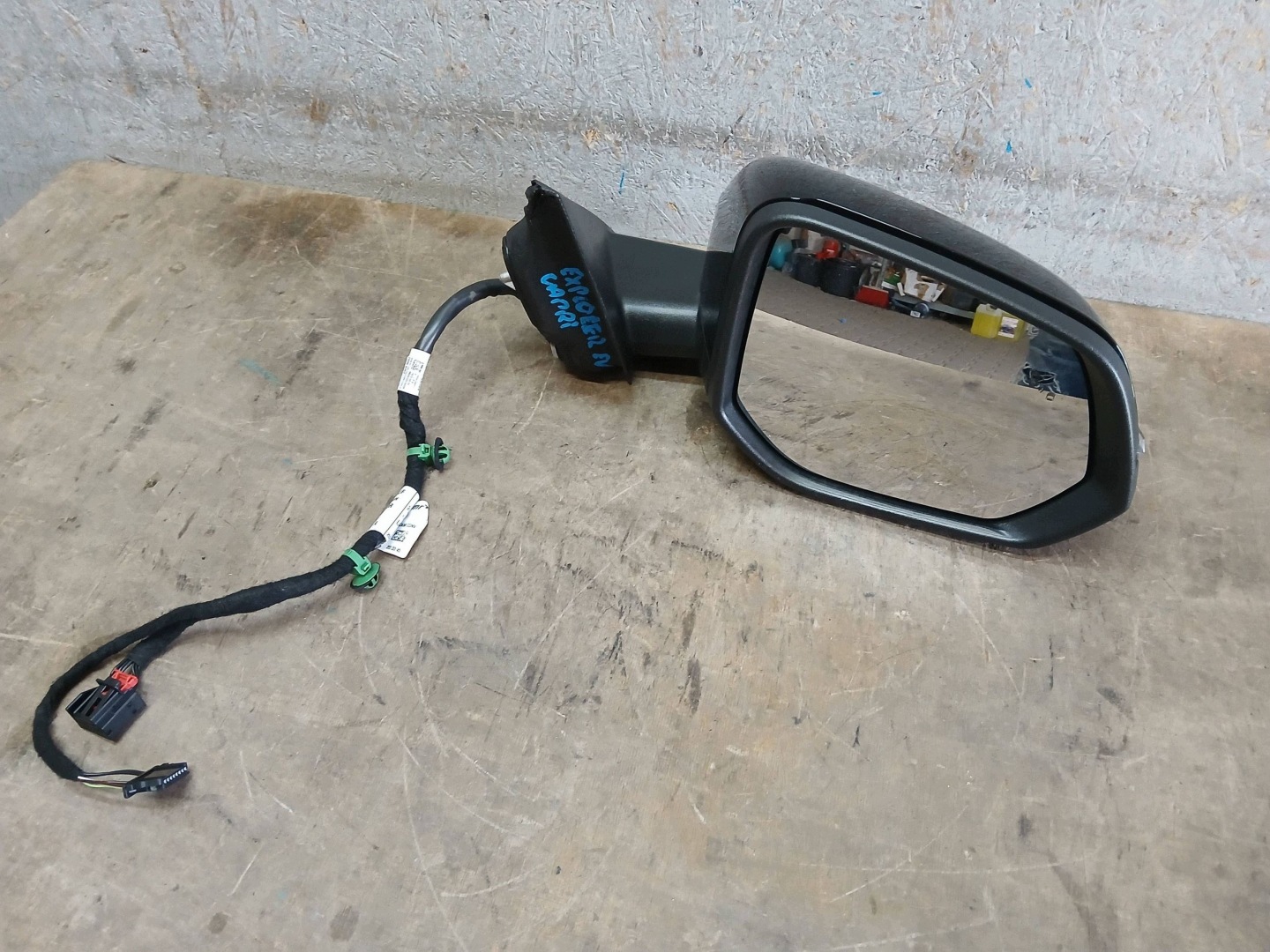 mirror front right FORD EXPLORER EV CAPRI 19 PIN KAMERA R2KB17682C